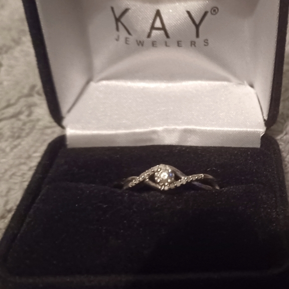 Jewelry - Silver and diamond ring size 7